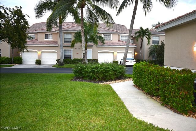 354 Dover PL D-104, Naples, FL 34104