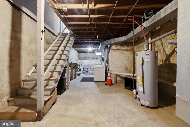 2933 W DIAMOND ST, Philadelphia, PA 19121