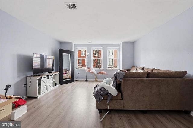 2933 W DIAMOND ST, Philadelphia, PA 19121