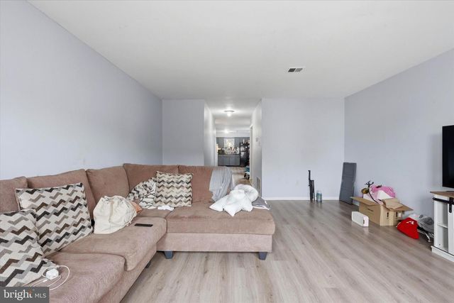 2933 W DIAMOND ST, Philadelphia, PA 19121