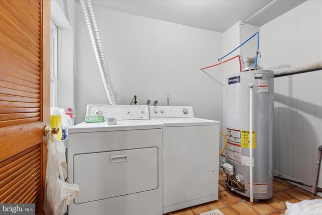 2933 W DIAMOND ST, Philadelphia, PA 19121