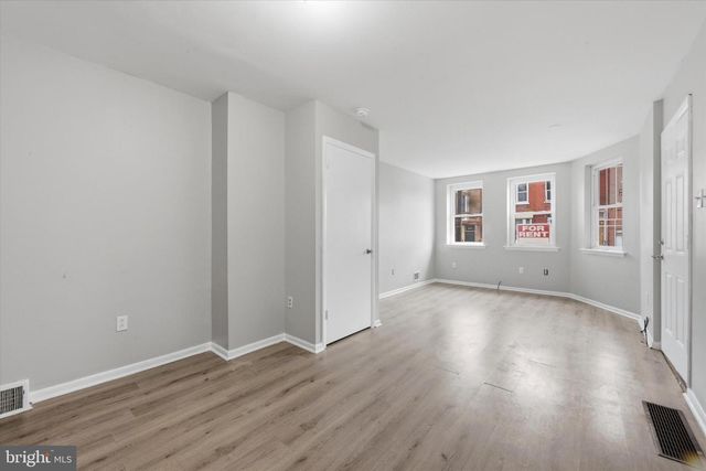 2933 W DIAMOND ST, Philadelphia, PA 19121