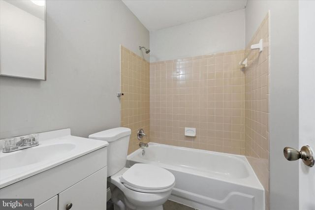 2933 W DIAMOND ST, Philadelphia, PA 19121