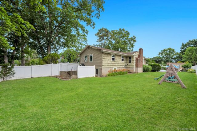 93 Midwood Avenue, Nesconset, NY 11767
