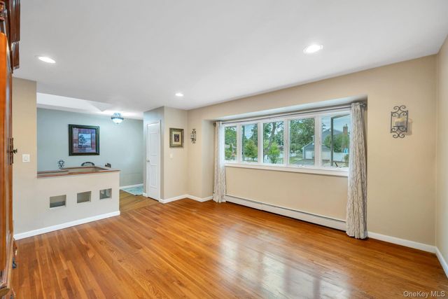 93 Midwood Avenue, Nesconset, NY 11767