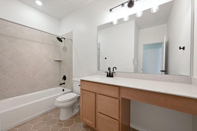 4649 Teverola DR, Round Rock, TX 78665