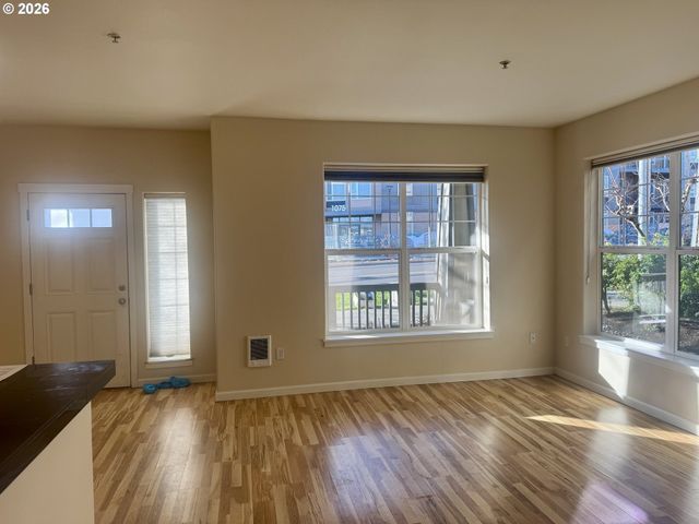 1010 Sw 170TH Ave 101, Beaverton, OR 97003