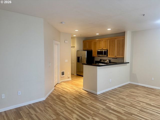 1010 Sw 170TH Ave 101, Beaverton, OR 97003