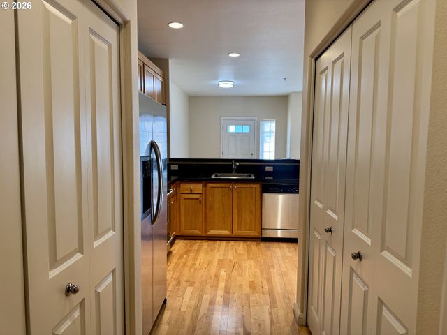 1010 Sw 170TH Ave 101, Beaverton, OR 97003