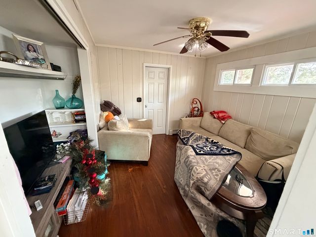 33 Assisi Way, Norwalk, CT 06854