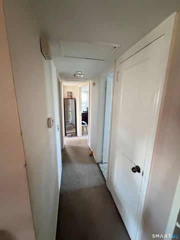 33 Assisi Way, Norwalk, CT 06854