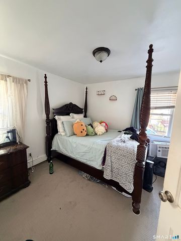 33 Assisi Way, Norwalk, CT 06854