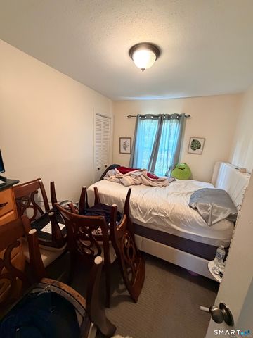 33 Assisi Way, Norwalk, CT 06854