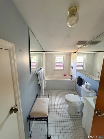 33 Assisi Way, Norwalk, CT 06854