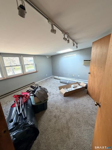 33 Assisi Way, Norwalk, CT 06854