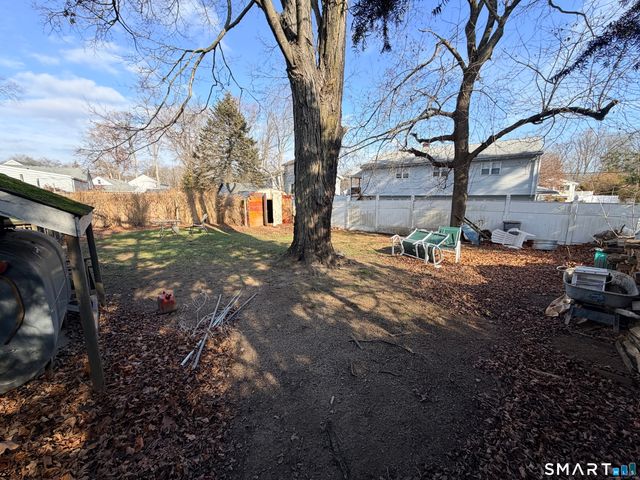 33 Assisi Way, Norwalk, CT 06854