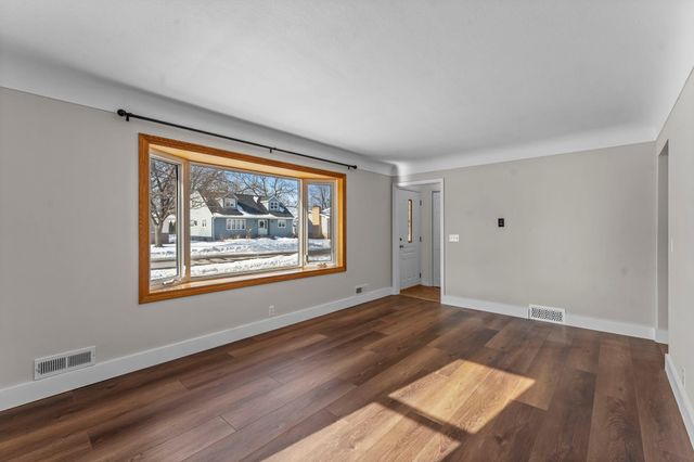 416 3rd Avenue NE, Osseo, MN 55369