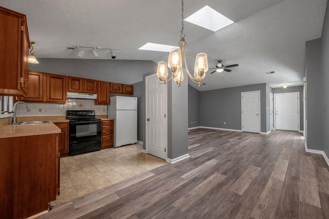 4512 Hartland Parkway, Lexington, KY 40515