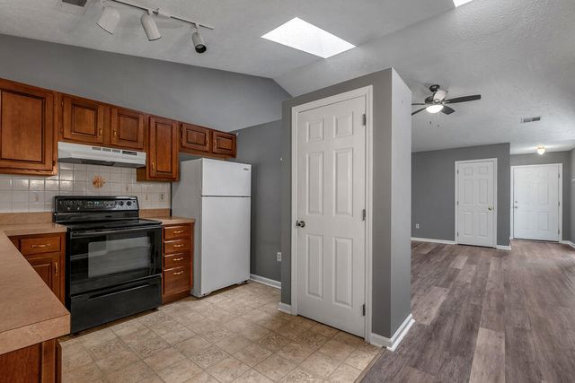 4512 Hartland Parkway, Lexington, KY 40515