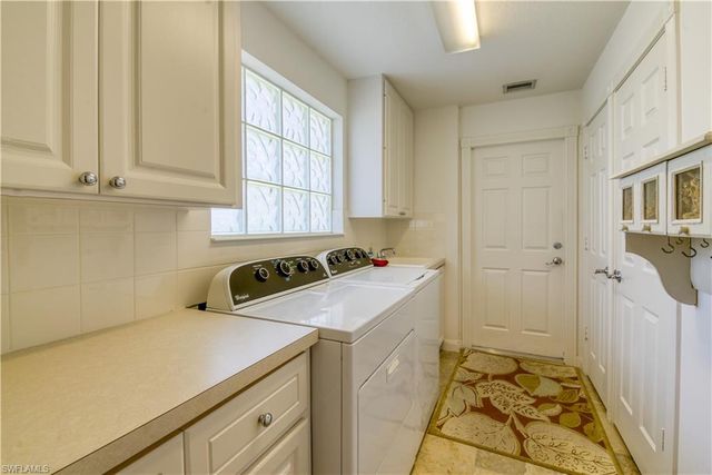 7390 Emilia LN, Naples, FL 34114