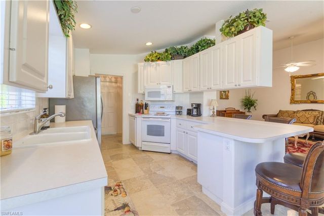7390 Emilia LN, Naples, FL 34114