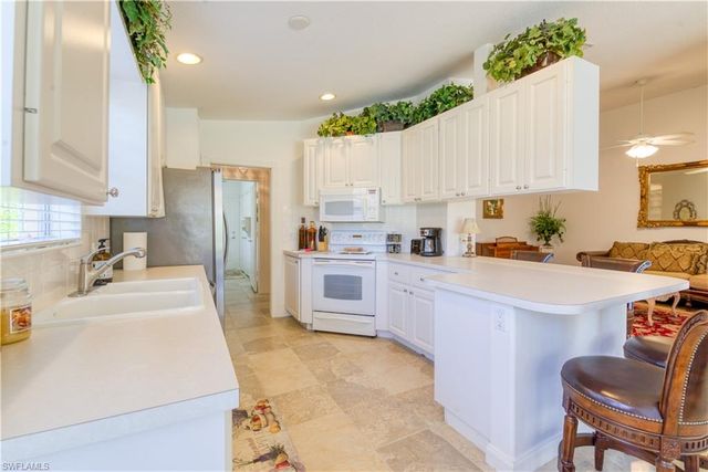 7390 Emilia LN, Naples, FL 34114