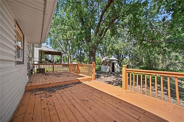 7820 NE San Rafael Drive, Kansas City, MO 64119