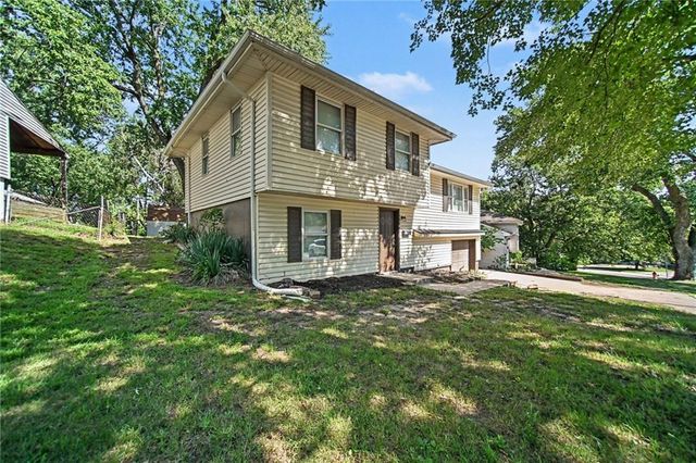 7820 NE San Rafael Drive, Kansas City, MO 64119