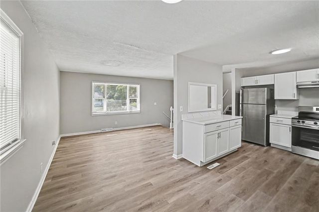 7820 NE San Rafael Drive, Kansas City, MO 64119