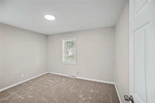 7820 NE San Rafael Drive, Kansas City, MO 64119