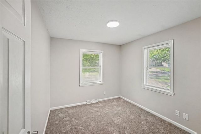 7820 NE San Rafael Drive, Kansas City, MO 64119