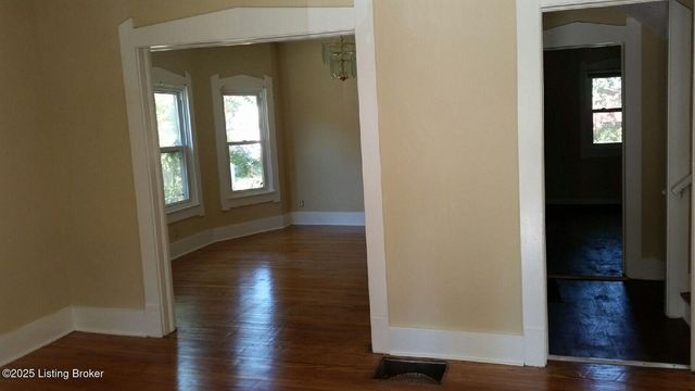 4625 Brewster Ave, Louisville, KY 40211