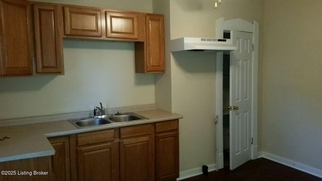 4625 Brewster Ave, Louisville, KY 40211