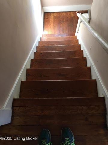 4625 Brewster Ave, Louisville, KY 40211