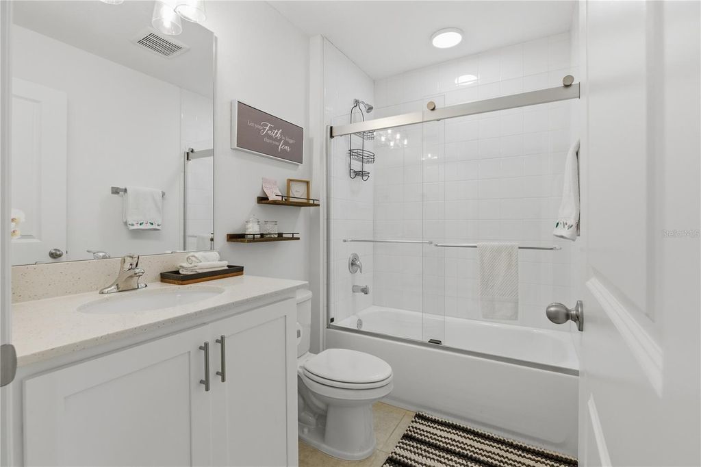 Image 26 of property listing at 710 LONGBOAT DRIVE, Davenport, FL 33896