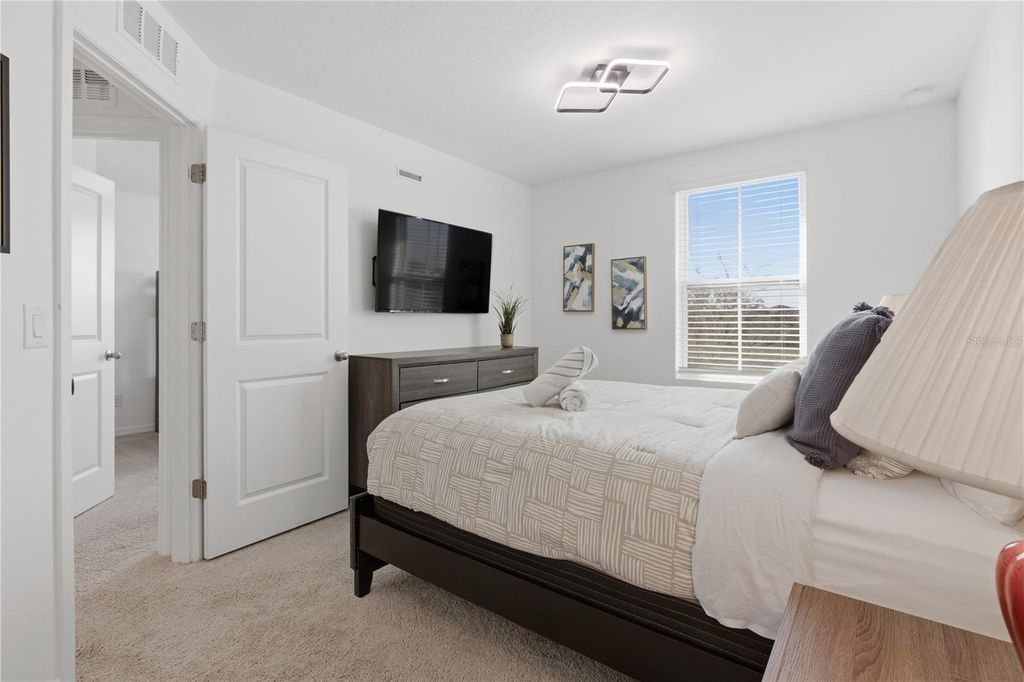 Image 28 of property listing at 710 LONGBOAT DRIVE, Davenport, FL 33896