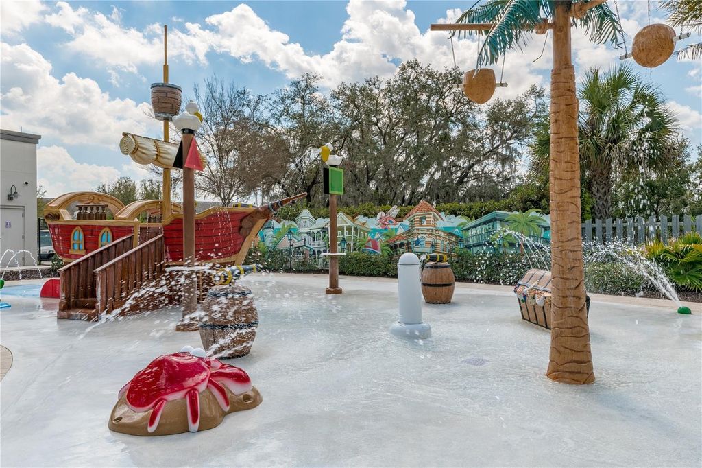 Image 39 of property listing at 710 LONGBOAT DRIVE, Davenport, FL 33896