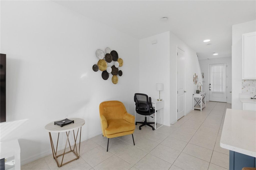 Image 6 of property listing at 710 LONGBOAT DRIVE, Davenport, FL 33896