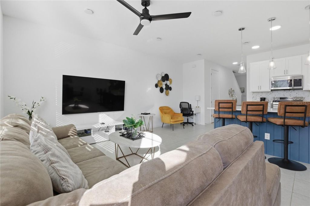 Image 10 of property listing at 710 LONGBOAT DRIVE, Davenport, FL 33896