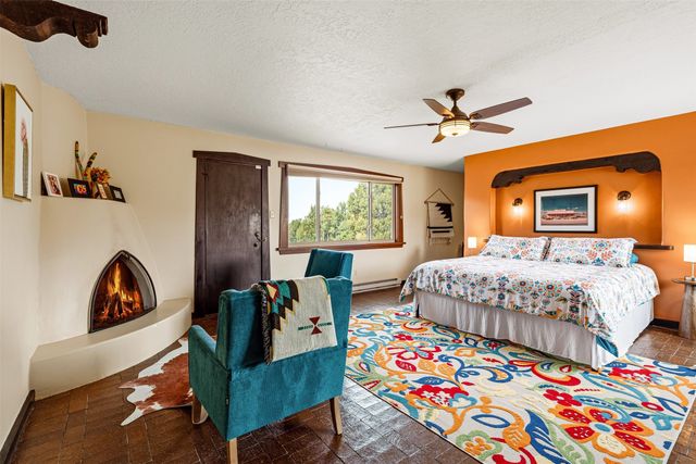 10 Camino Oriente, Santa Fe, NM 87508