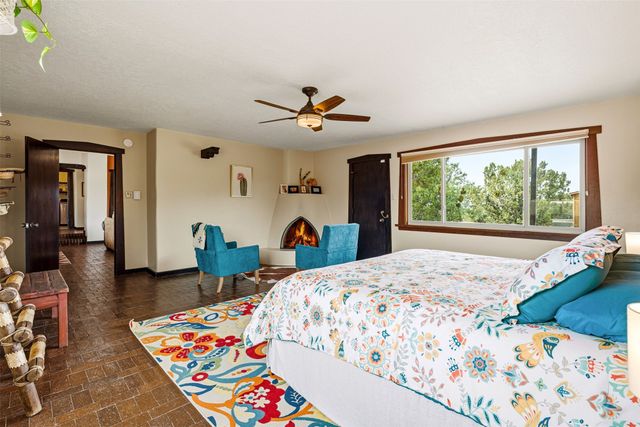 10 Camino Oriente, Santa Fe, NM 87508
