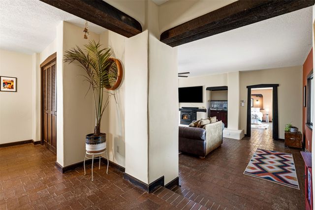 10 Camino Oriente, Santa Fe, NM 87508