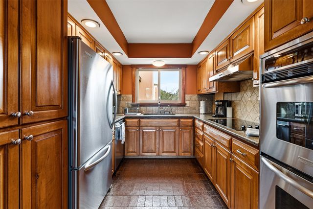 10 Camino Oriente, Santa Fe, NM 87508