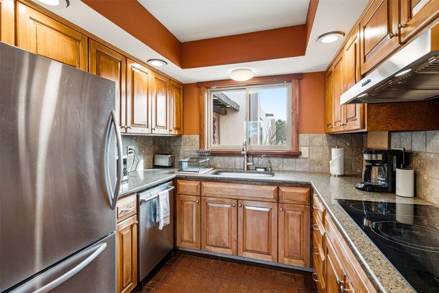 10 Camino Oriente, Santa Fe, NM 87508
