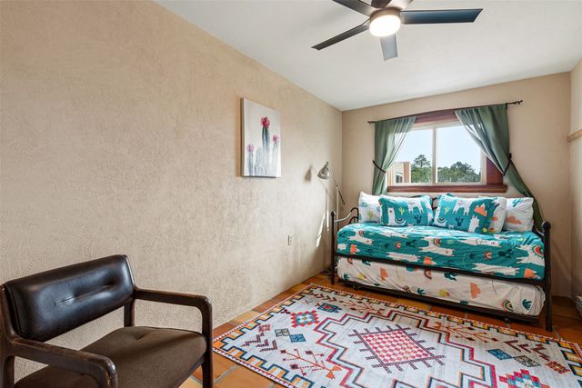 10 Camino Oriente, Santa Fe, NM 87508