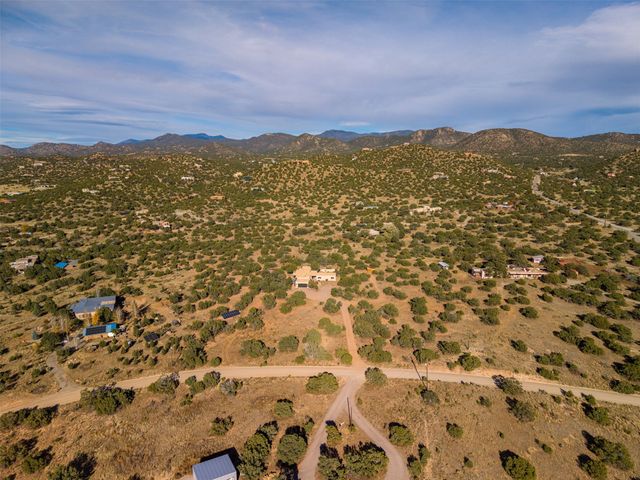 10 Camino Oriente, Santa Fe, NM 87508