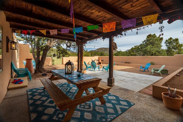 10 Camino Oriente, Santa Fe, NM 87508