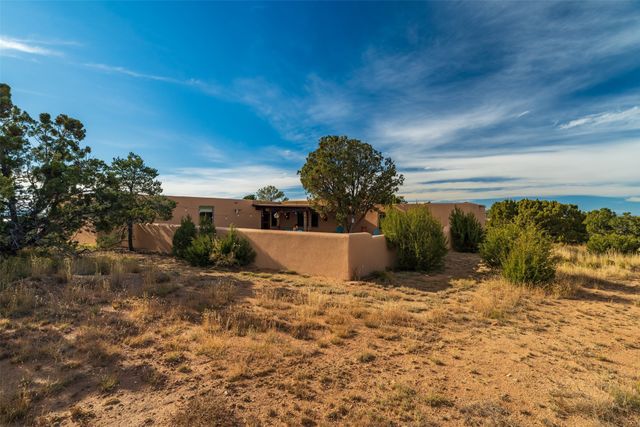 10 Camino Oriente, Santa Fe, NM 87508