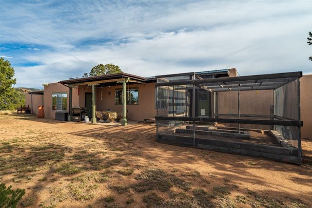 10 Camino Oriente, Santa Fe, NM 87508