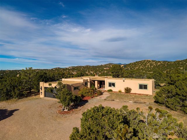 10 Camino Oriente, Santa Fe, NM 87508